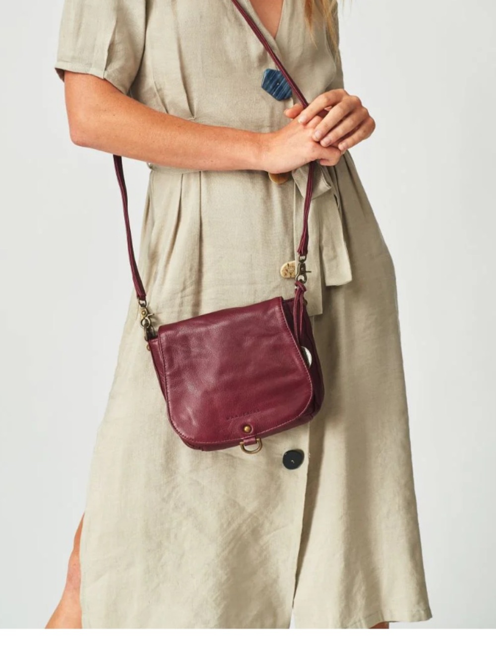 The Wanderers Travel Co The Salzburg Crossbody Burgundy Classic Soft Leather - Picture 15 of 15